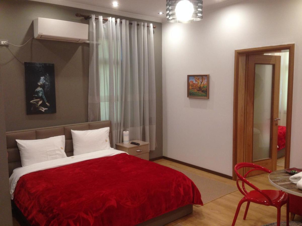Hotel Bujtina Bicolli Korça Exteriör bild