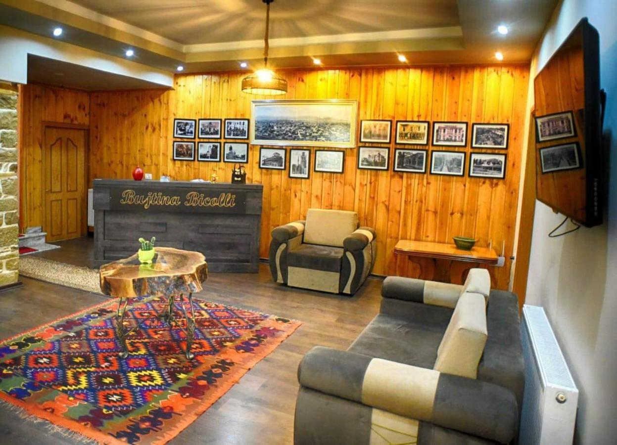 Hotel Bujtina Bicolli Korça Exteriör bild