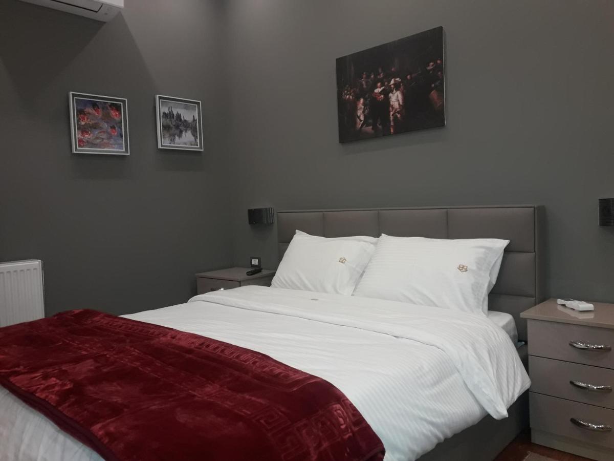 Hotel Bujtina Bicolli Korça Exteriör bild